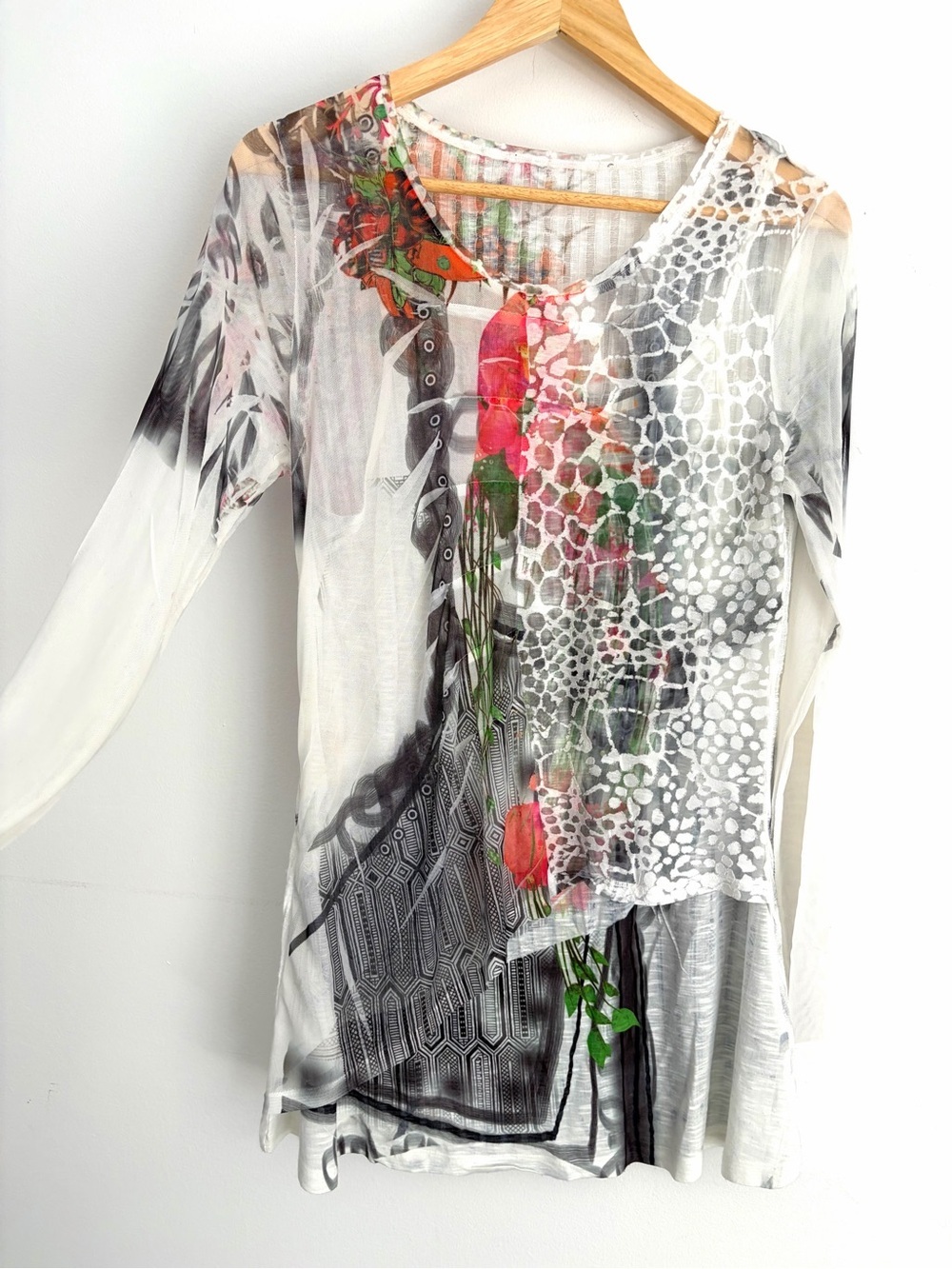Ness Patchwork Longline Mesh Blouse - Gallery Girl - Size M - Picture 5 of 7